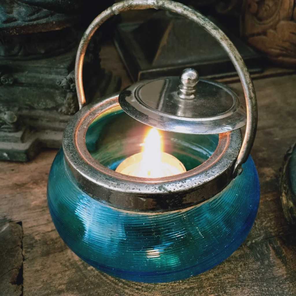 Damar lilin Kristal biru...