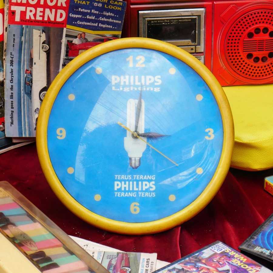 jam dinding Philips