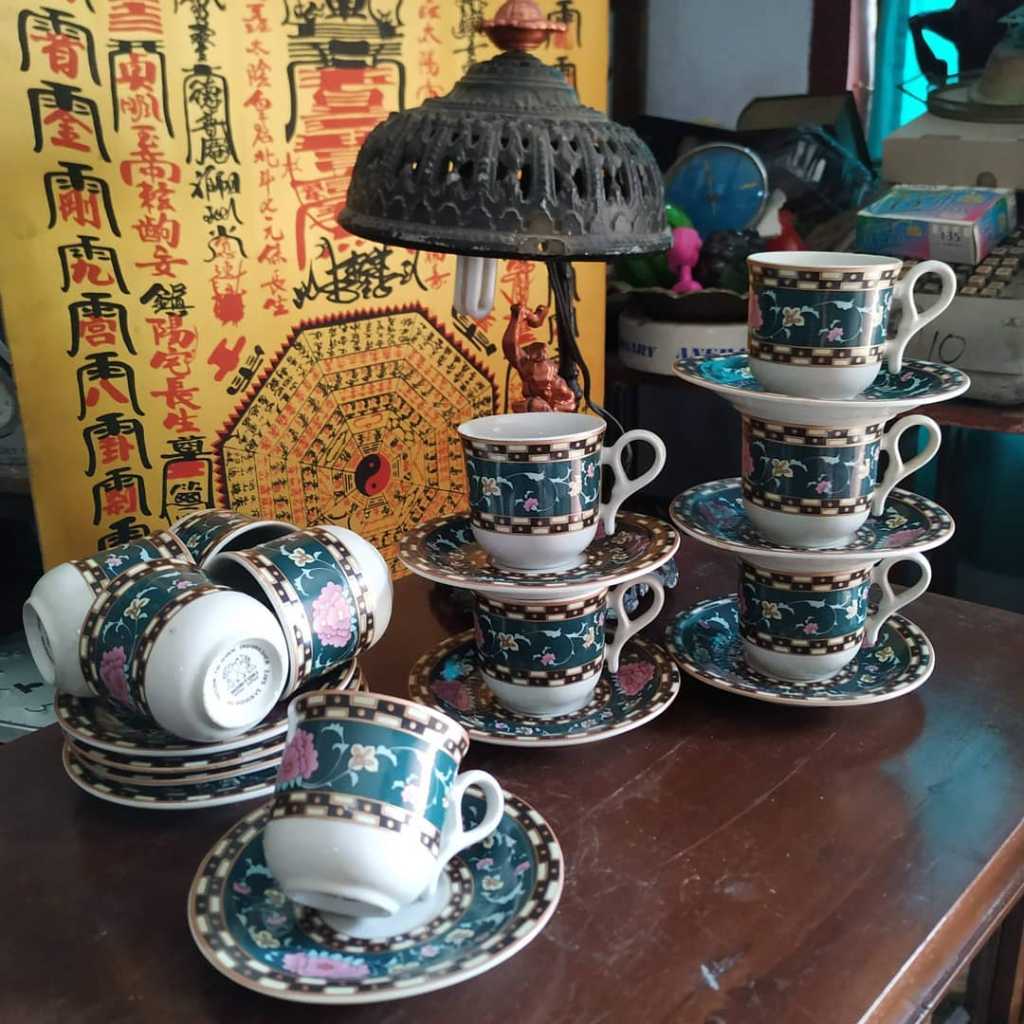 Cangkir Keramik Vintage