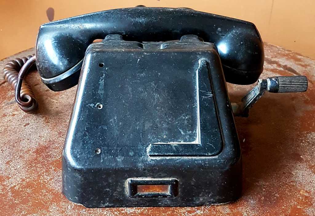 Telephone Engkol Tua Antik Germany Langka