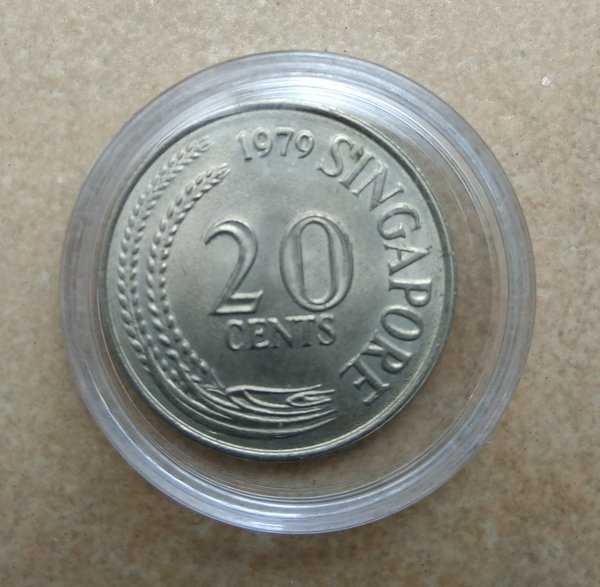 X 251 Singapore 20 Cent tahun 1979 Berikut kapsul