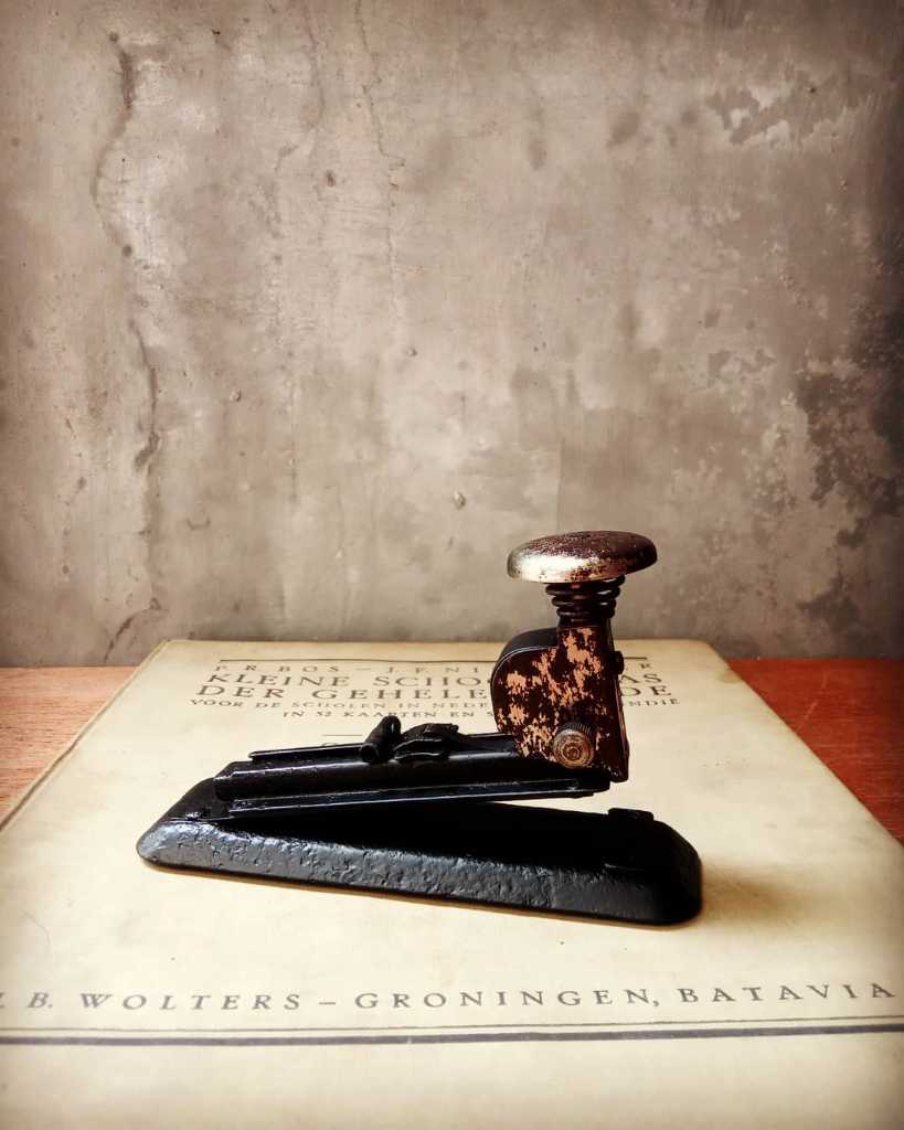 Stapler Vintage.. "VELOS". Circa 40 -50an.