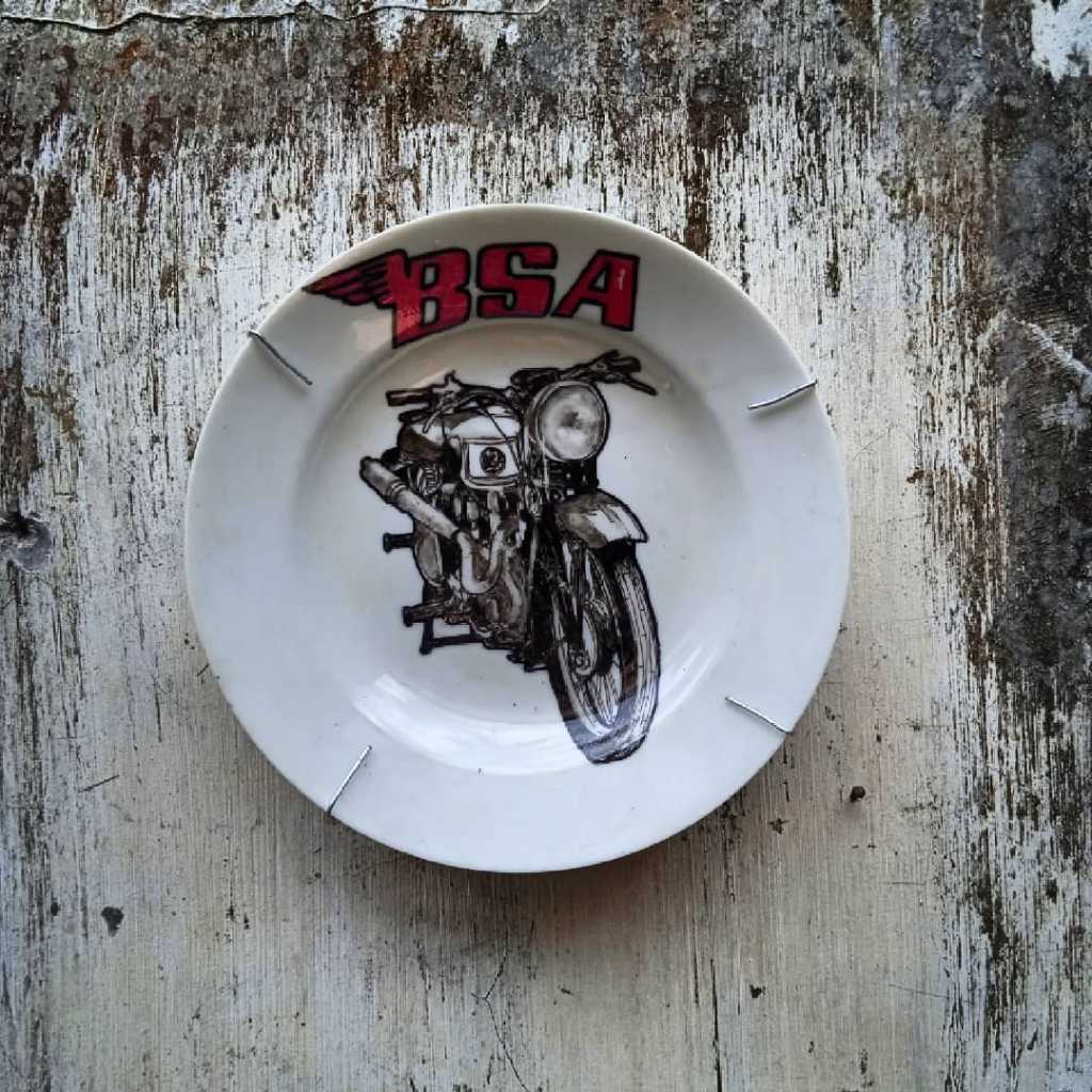 Piring Porcelain Vintage