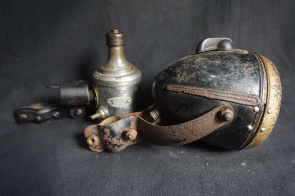 satu set lampu + dinamo