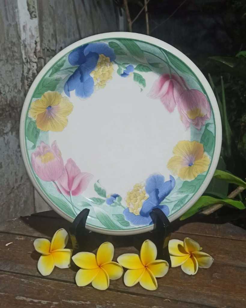 Piring Keramik Vintage