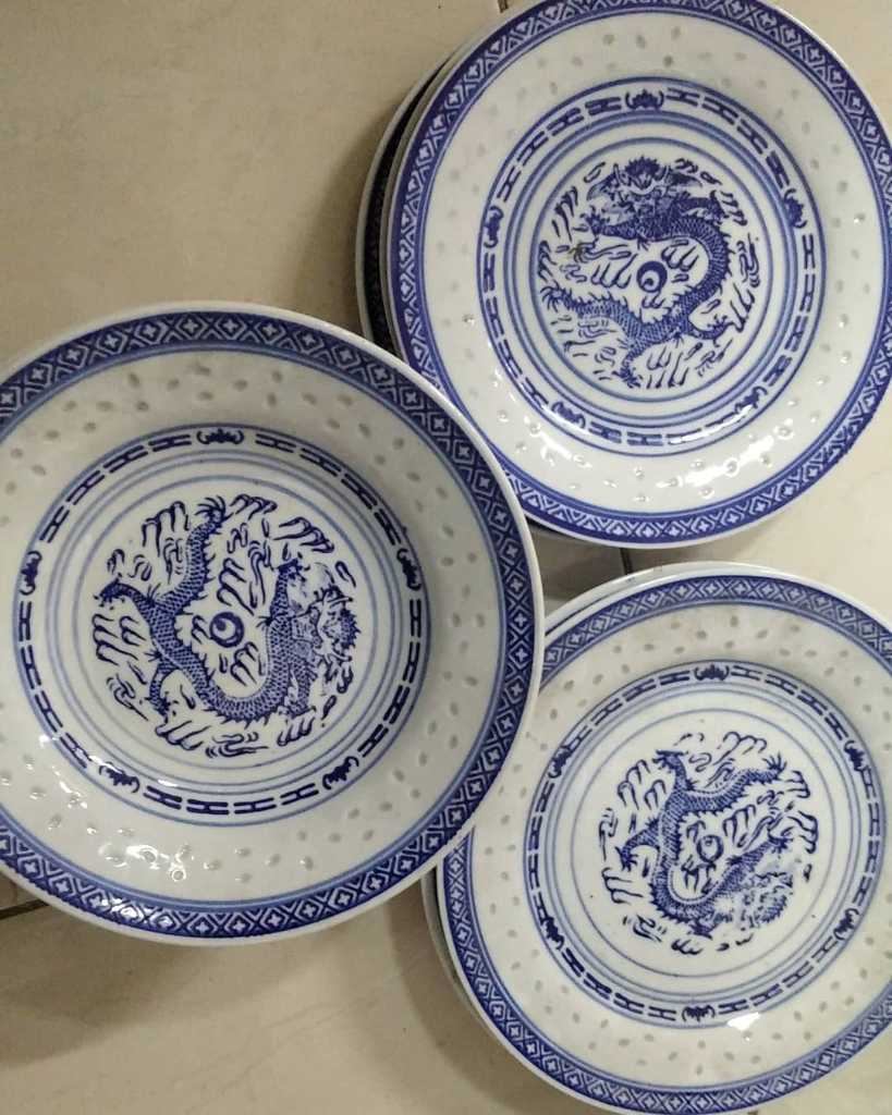 Piring keramik vintage