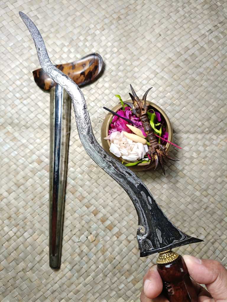 KERIS PUSAKA BERTUAH LALER MENGENG (KANCING GELUNG) LUK 5 PENGGING ELSUBHA