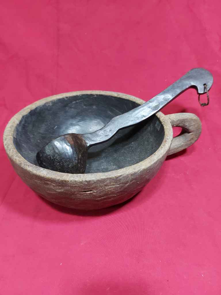 Folk Art tempat air tua dr Batak Sumatra Utara