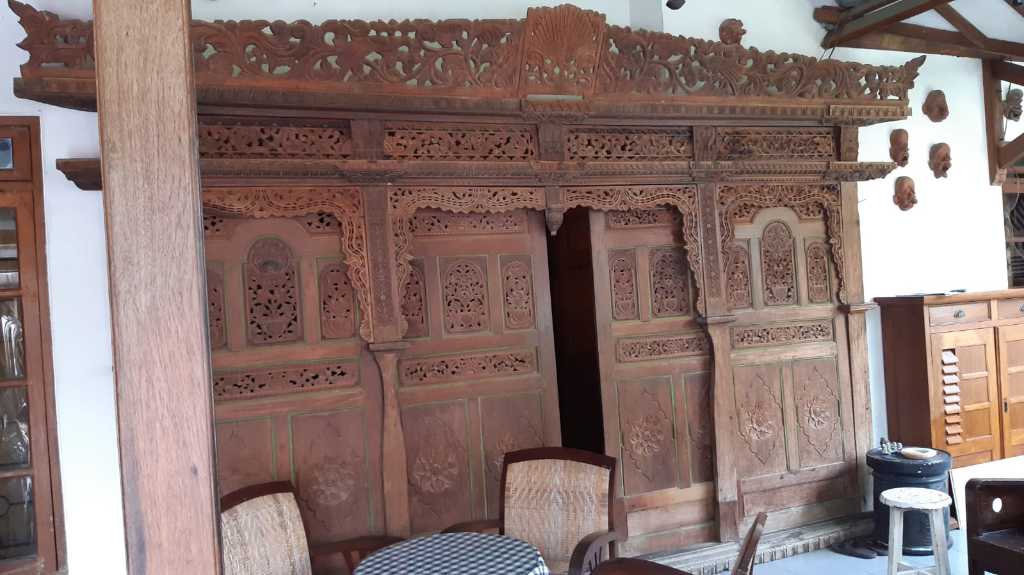 GEBYOK GAPURA KAYU NANGKA