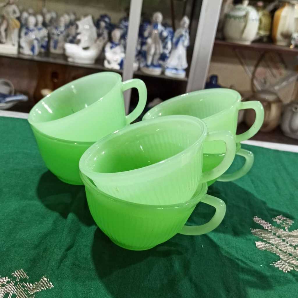 Cangkir Kaca Vintage