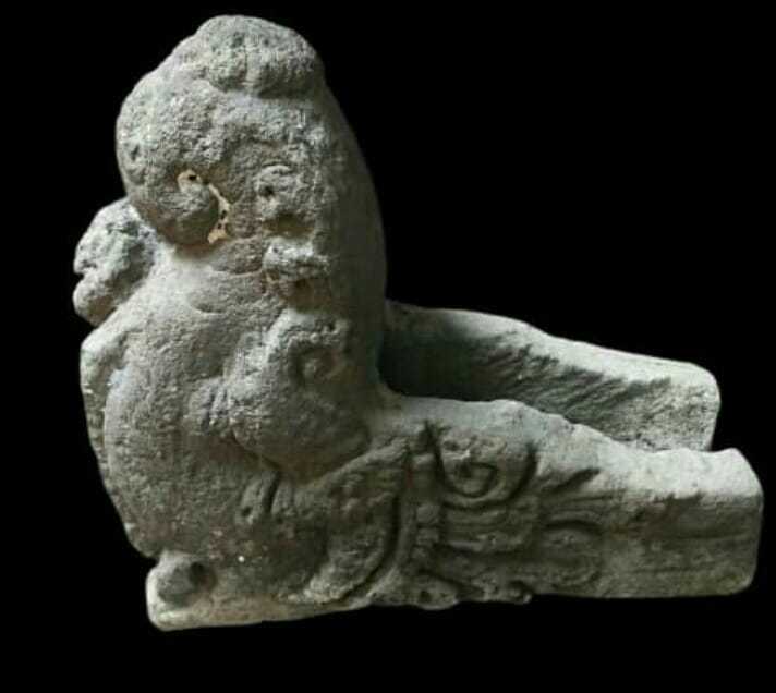 Makara ~ stone Talang air