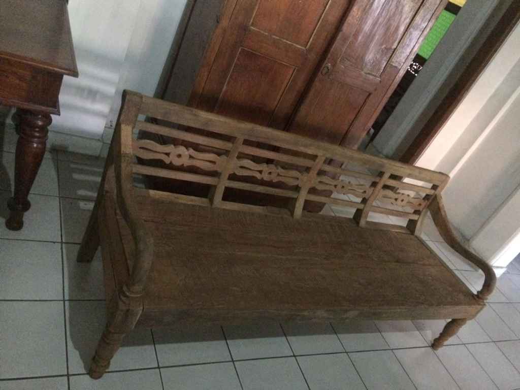 Resban tua bermotif polos