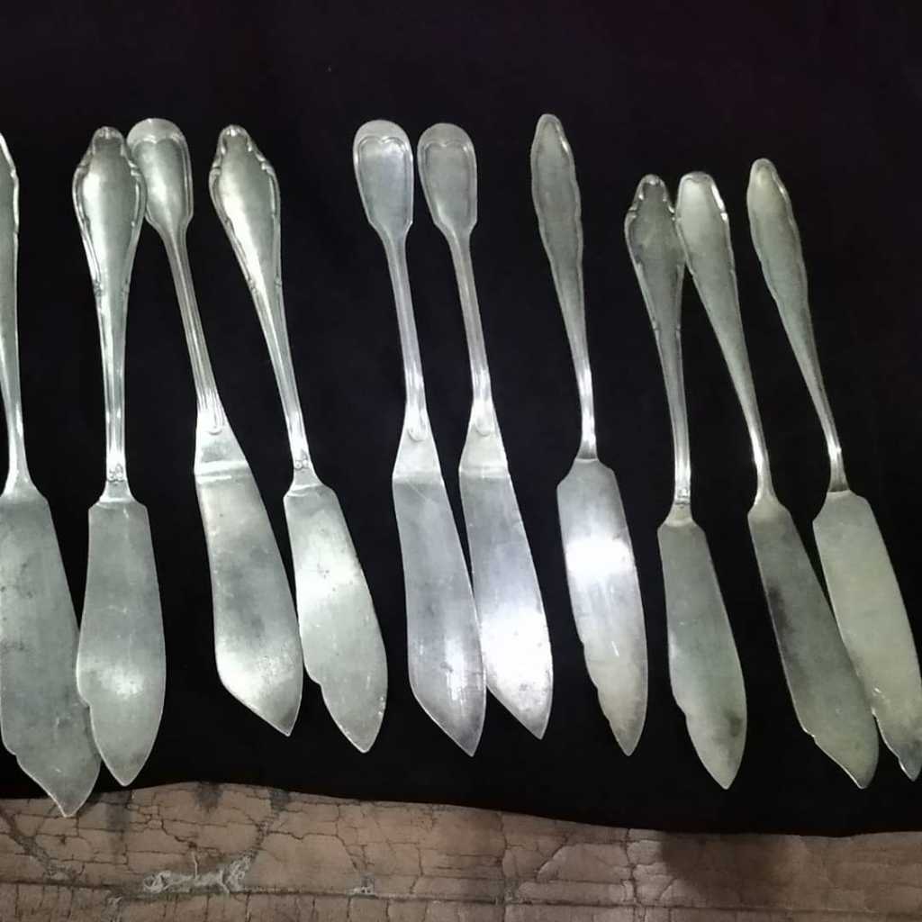 Pisau lapis perak ukuran sedang