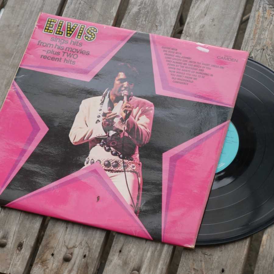 Piringan Hitam Elvis Presley sings hits