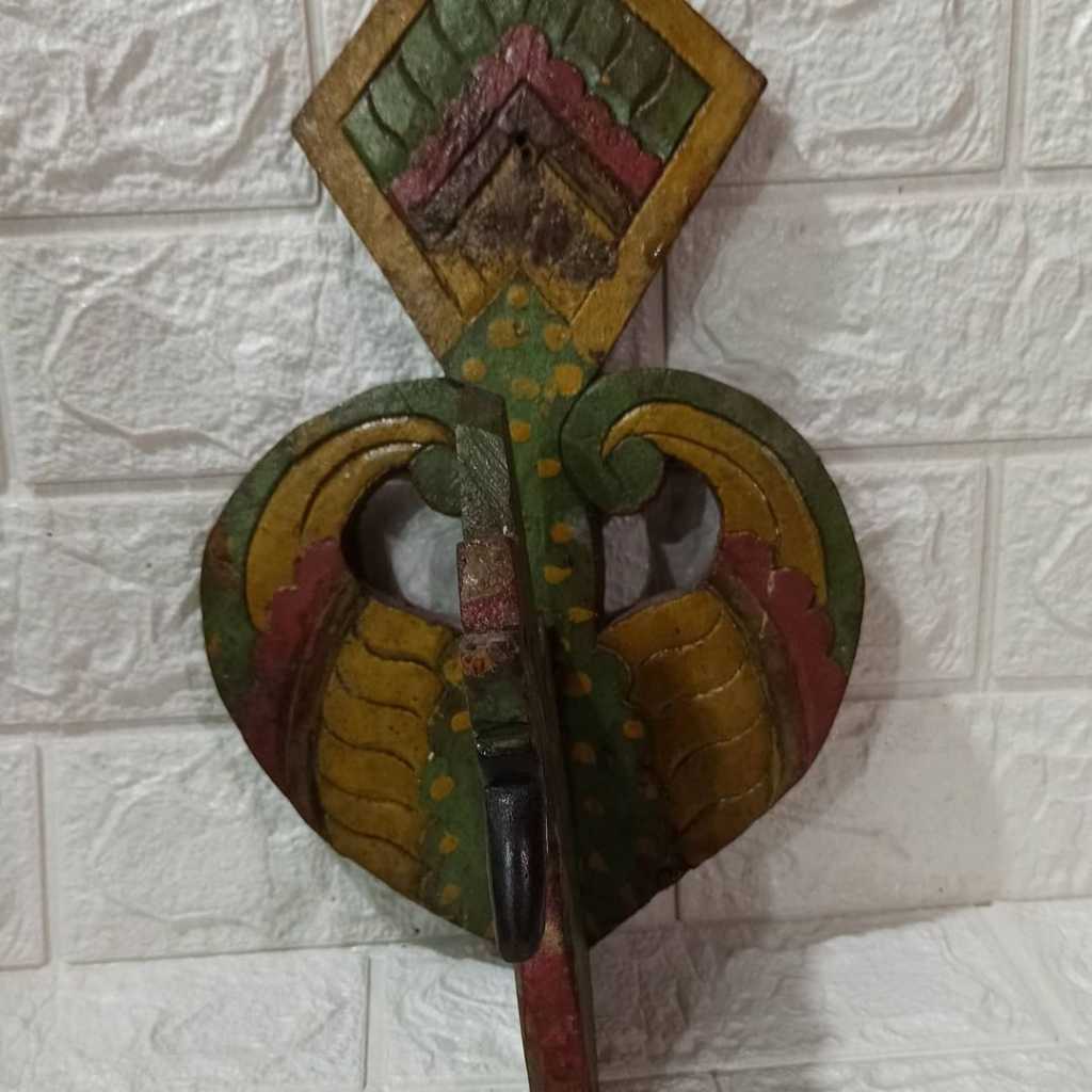 Ukiran Manukberi Bahan Kayu