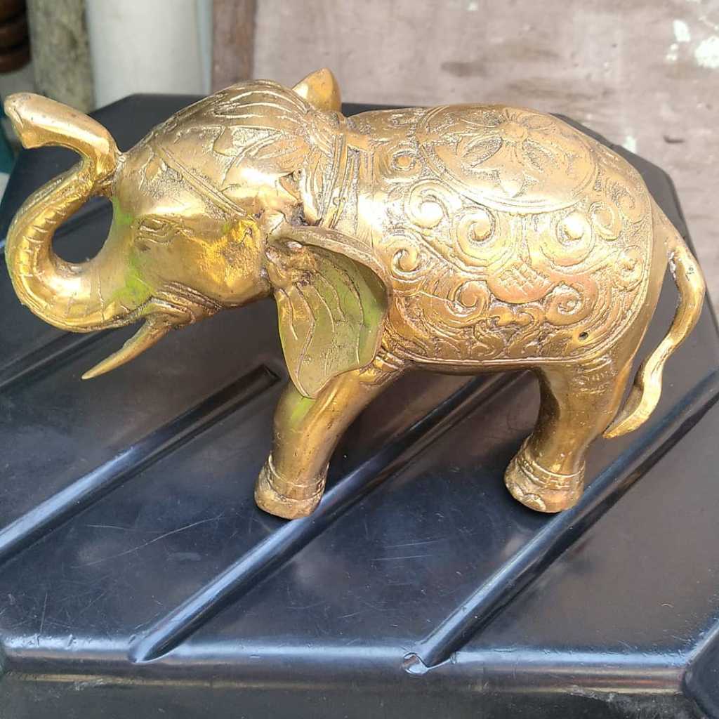 Patung Kuningan Gajah