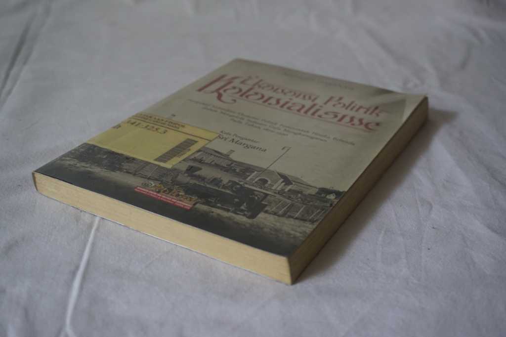 Buku ekonomi politik kolonialisme