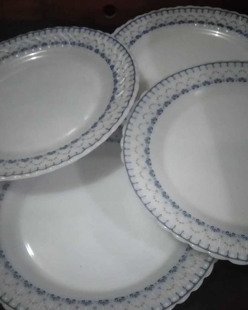 Piring Porcelain Vintage