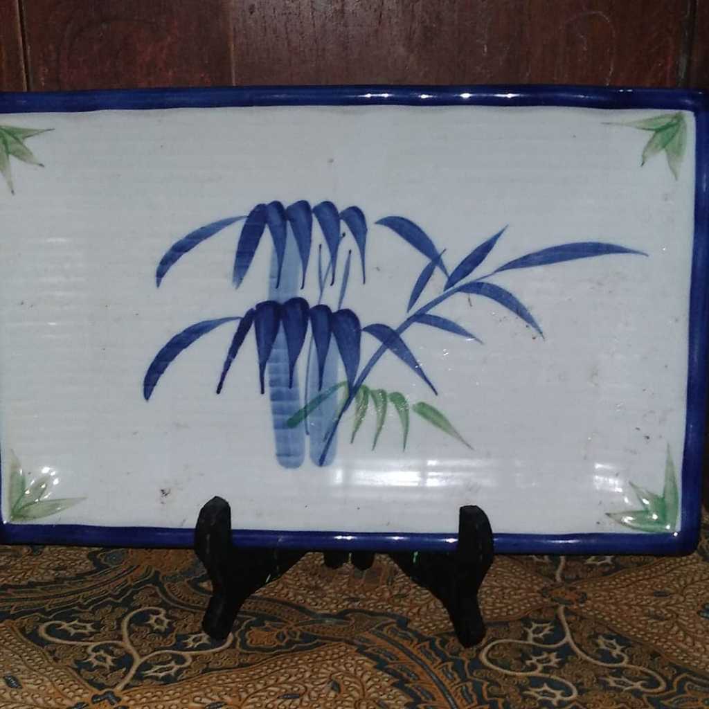 keramik kotak cantik