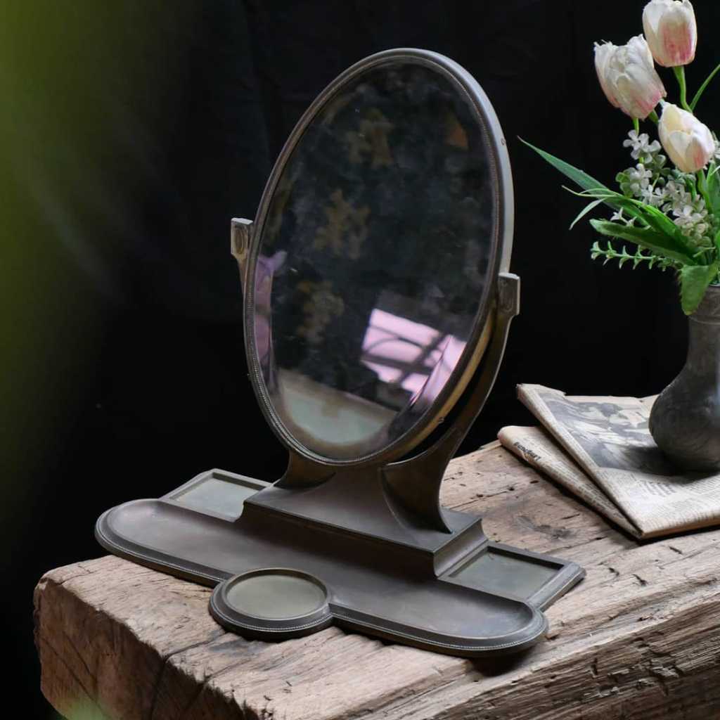 Cermin Meja Klasik.
