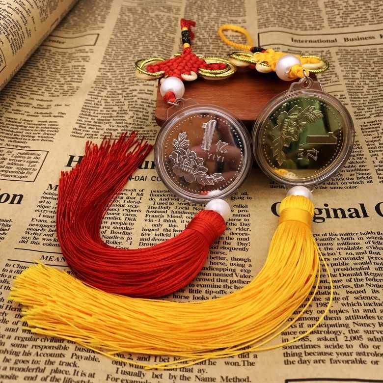 Gantungan kunci hiasan mobil kapsul koin bening 46 mm bulat busa