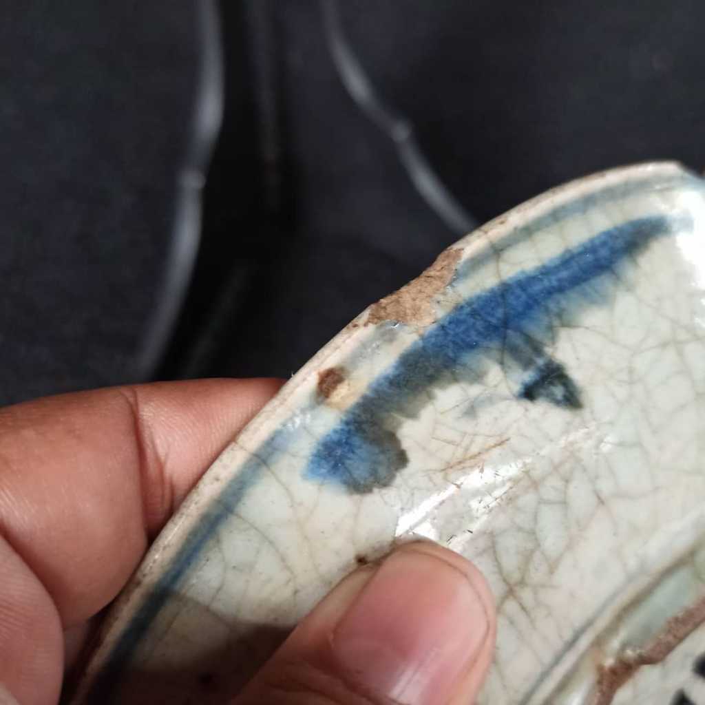 Piring Keramik Antik