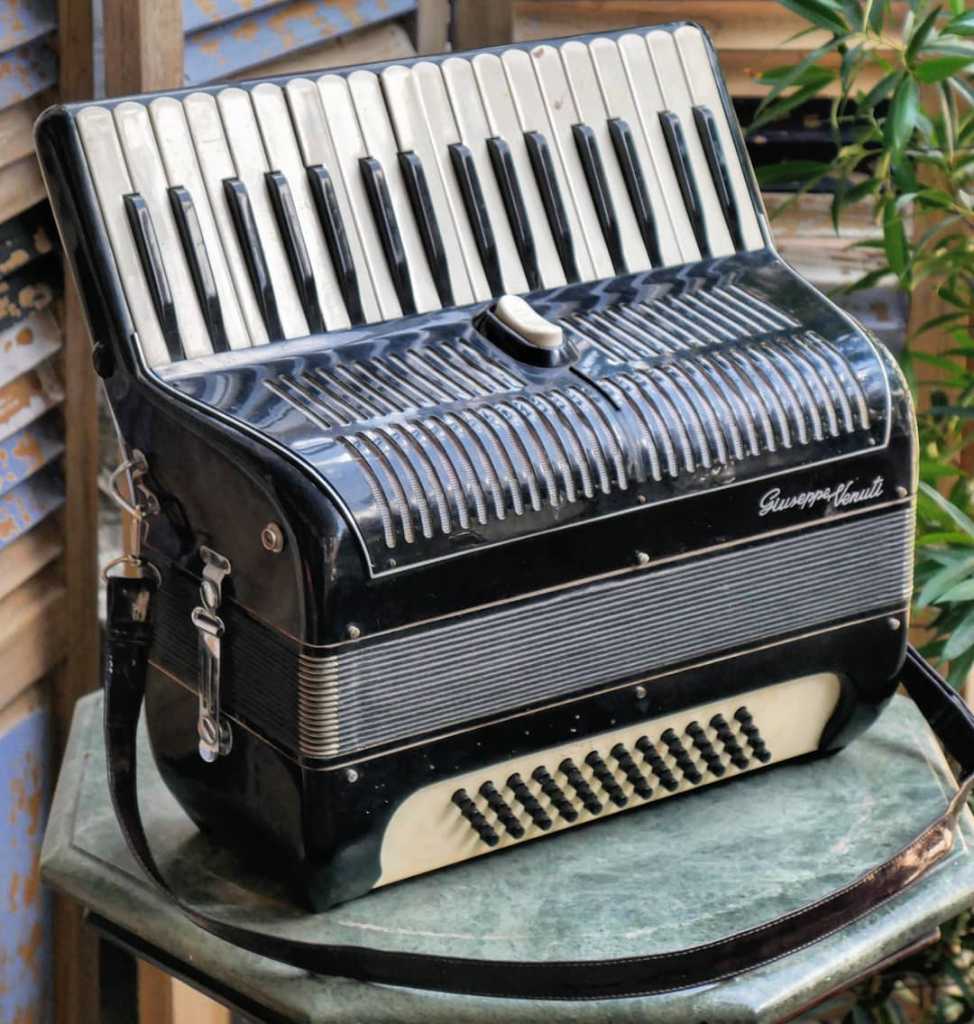 Akordion Giuseppe Venuti