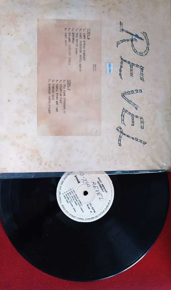 Piringan Hitam Hati Mekar Kembali - Revel