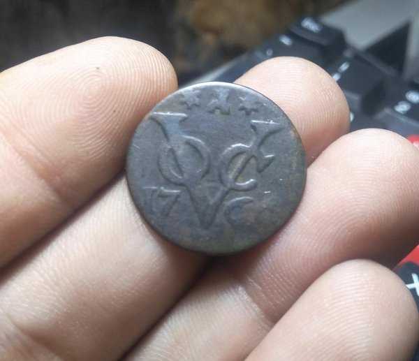 A 1765 Koin Voc Holland Duit Tahun 1766 Kondisi Sesuai Gambar