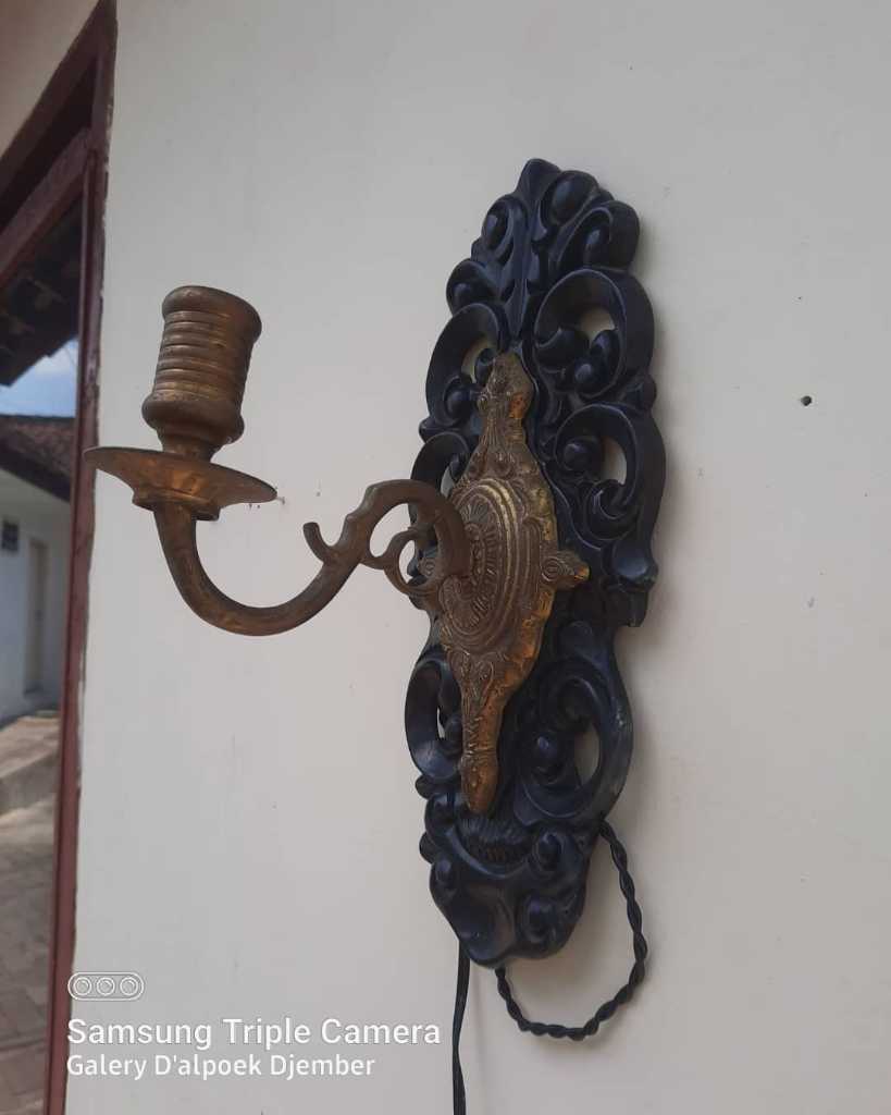 Lampu Dinding Kuningan