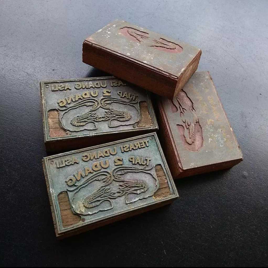 2 Set Stempel Merk Dagang