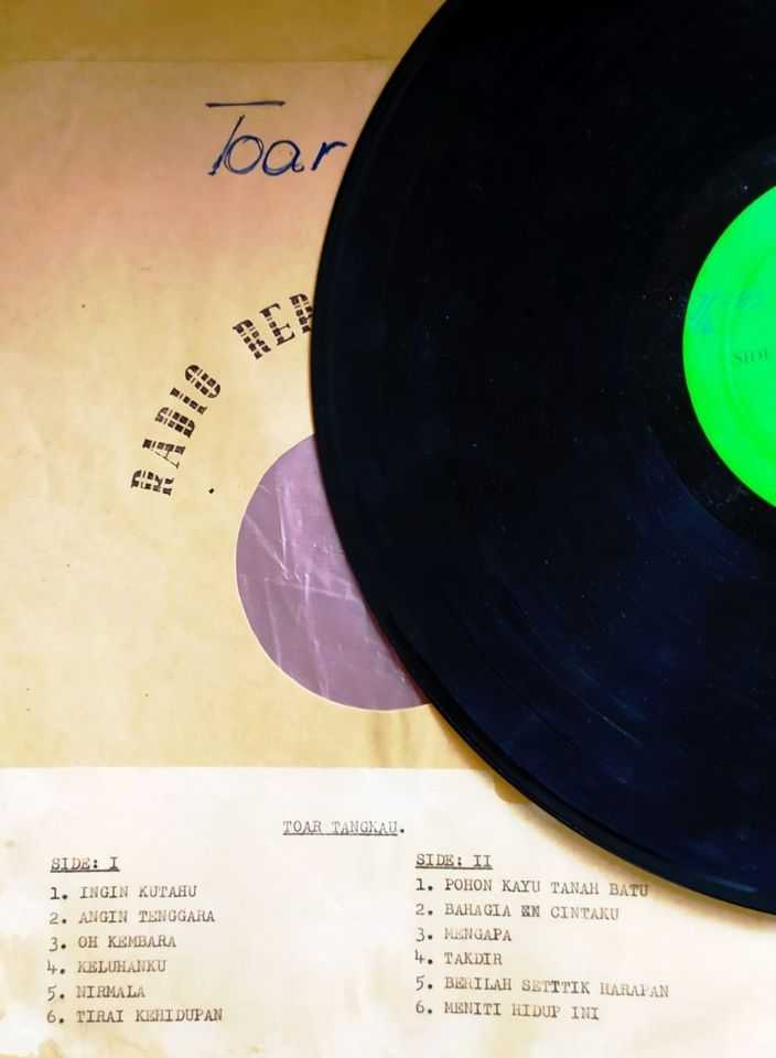 Piringan Hitam Album Koleksi Lagu Toar Tangkau