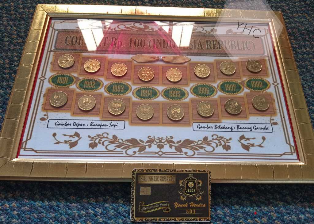 Set Uang Logam Rp. 100 Karapan Sapi (Pigura YHUL 04)