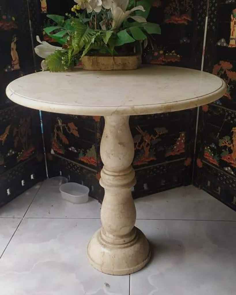 Meja Marmer Antik