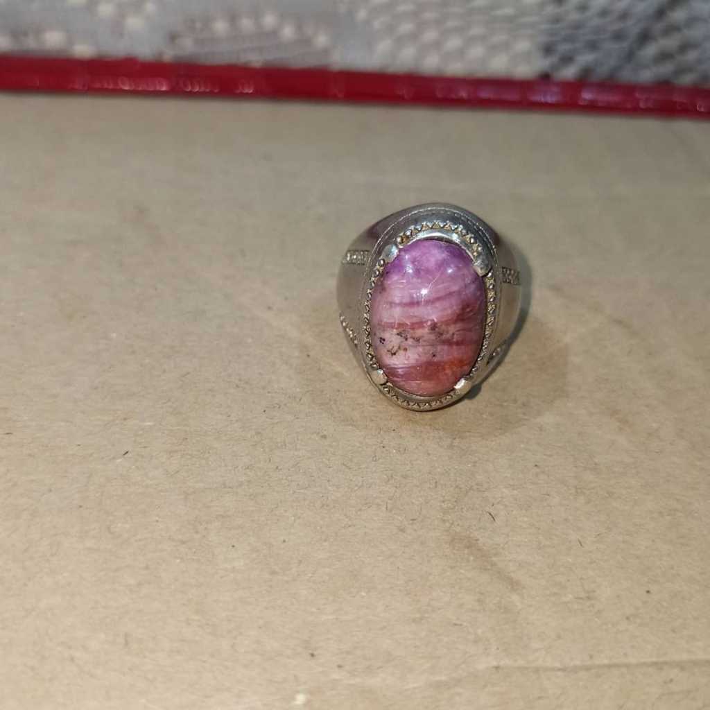 Cincin Batu permata ruby
