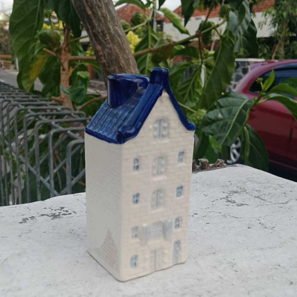 Rumah Delf.kondisi utuh.