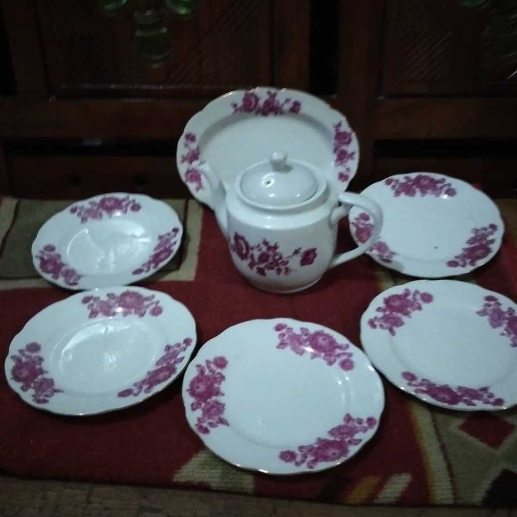 Piring Keramik Vintage