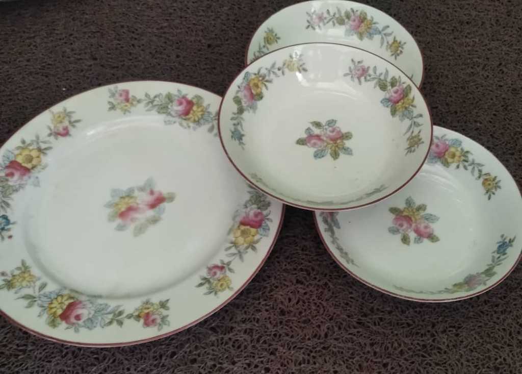 Piring Porcelain Vintage