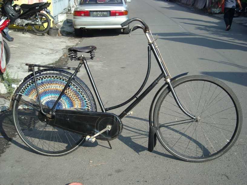 SEPEDA ANTIK GAZELLE REM TUSUK - DAMES - Seri 5 ( 528 –SEPEDA ANTIK )