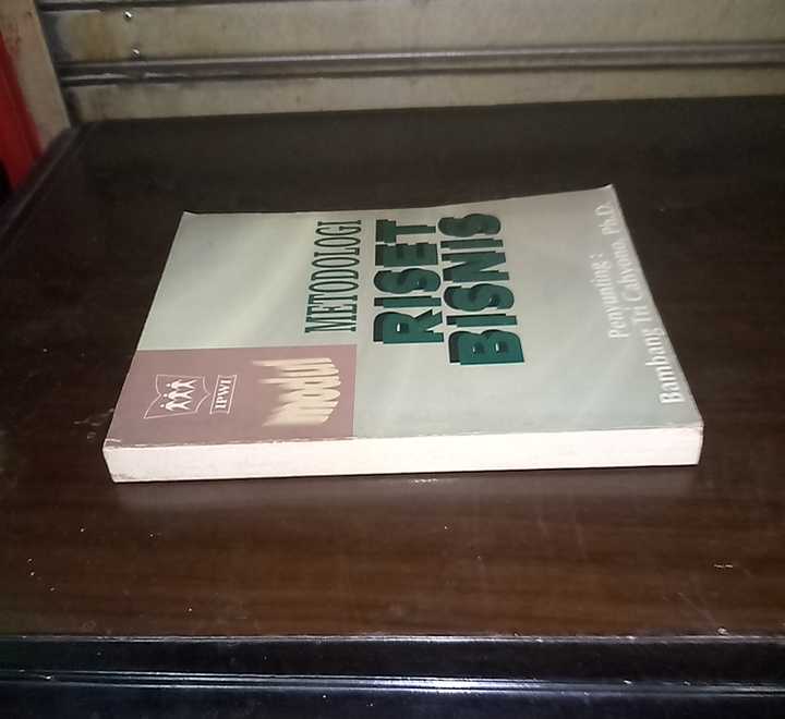 Buku  METODOLOGI RISET BISNIS  Oleh Bambang Tri Cahyono, Phd    Penerbit IPWI  Tahun 1996