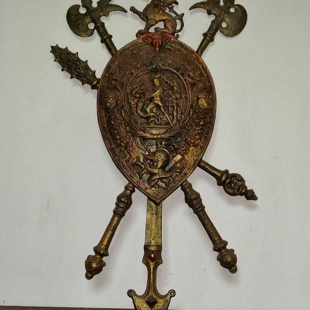 Tameng Romawi Lawasan Bahan full besi Ukiran detail halus