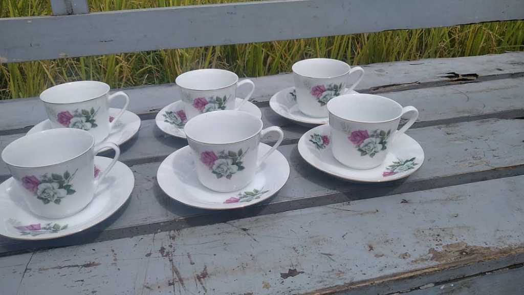 Cangkir Keramik China Vintage