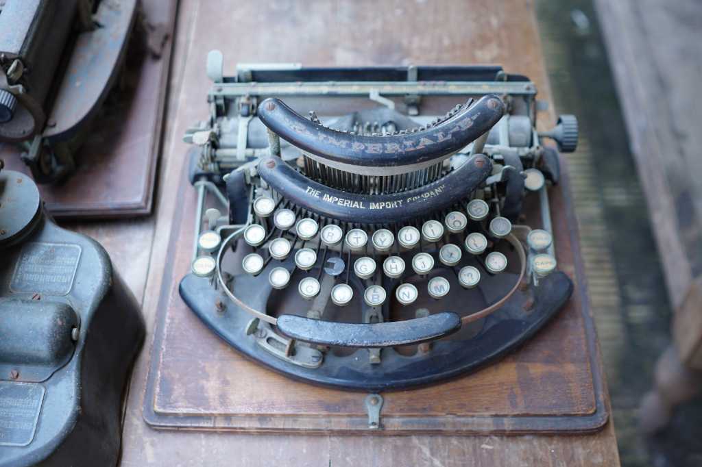 Mesin Ketik The Imperial
