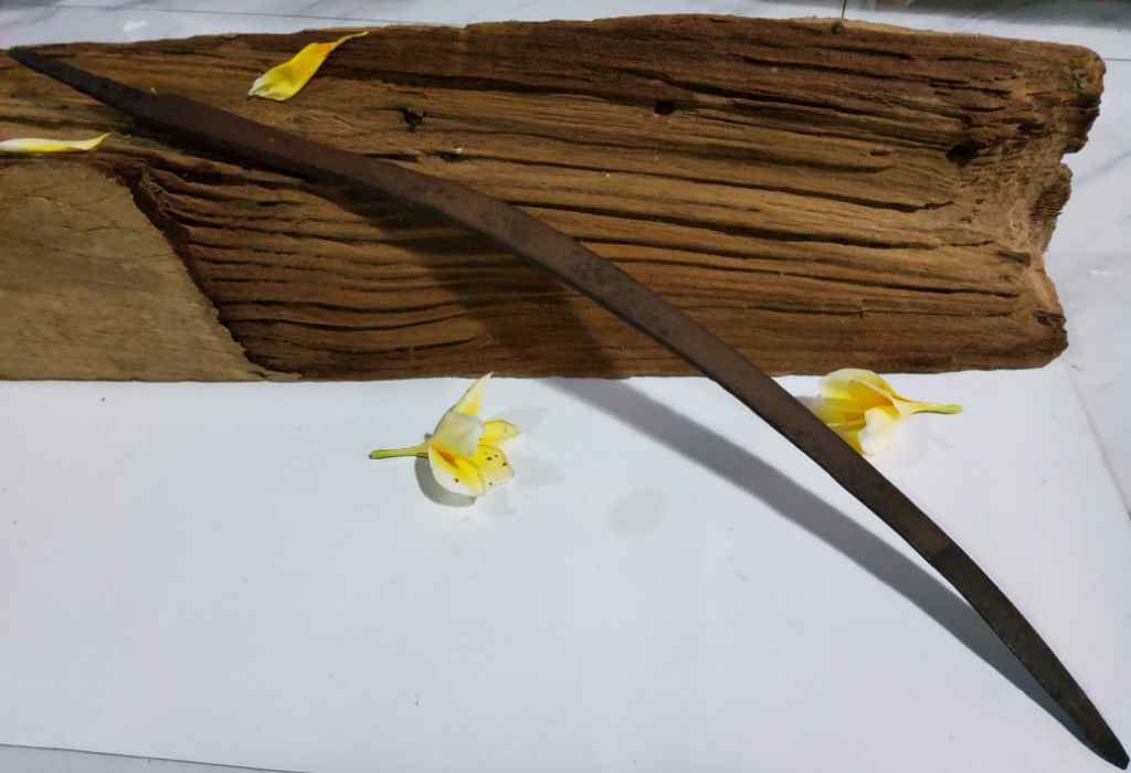 Pedang Sabet model Timur Tengah Barang Temuan Era Kabudhan (Hindu Budha) BT 0009