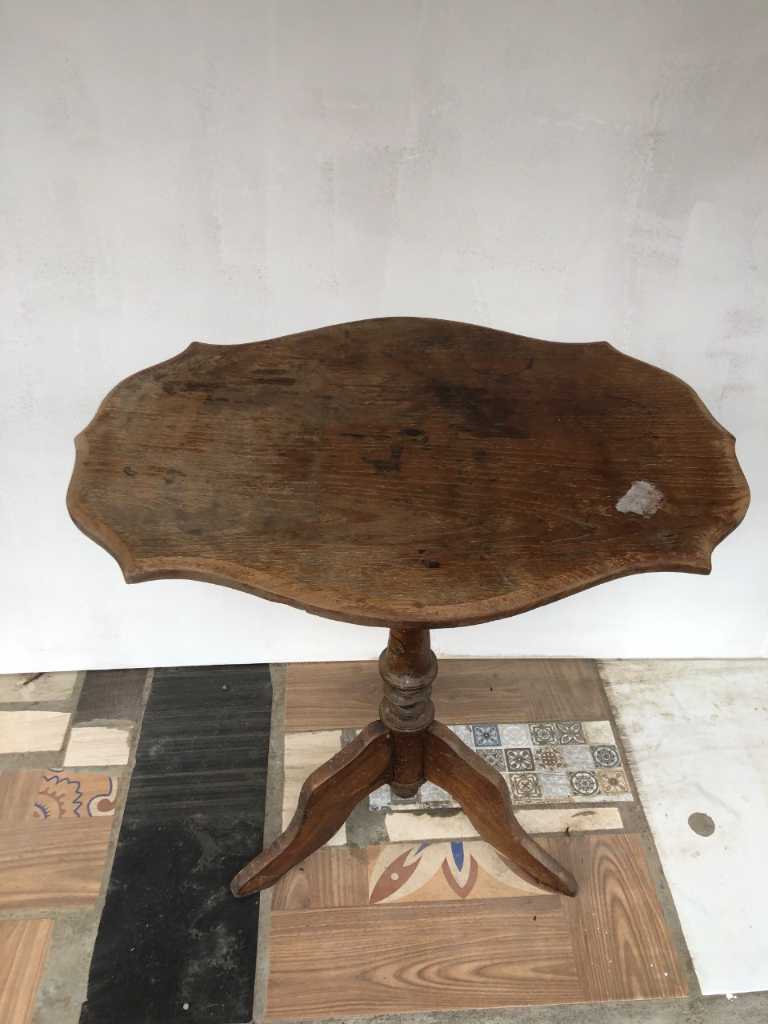 Meja Knaap / Meja Teras kaki segitiga