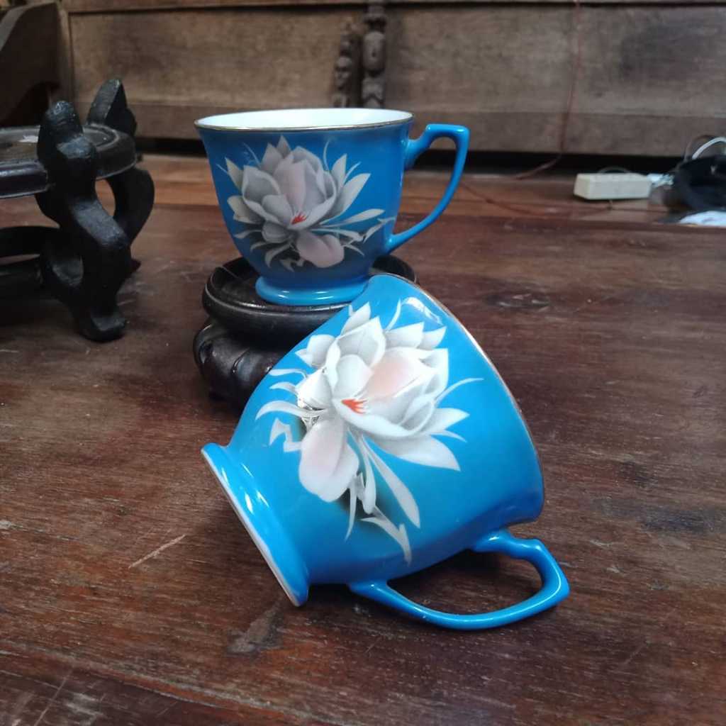 Cangkir Porcelain Vintage