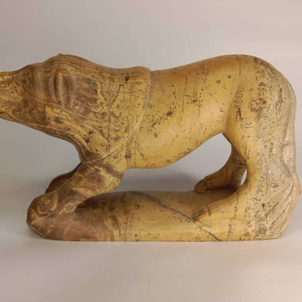 Lion stone yellow marble panjang 10 cm