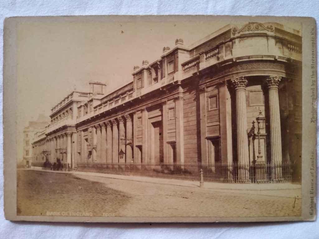 Foto Antik / Foto Kuno ; estimasi tahun 1870-an; ukuran 11cm x 16,5cm "CABINET VIEWS OF LONDON"