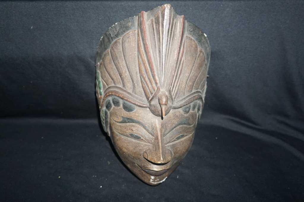 Topeng Hias Antik