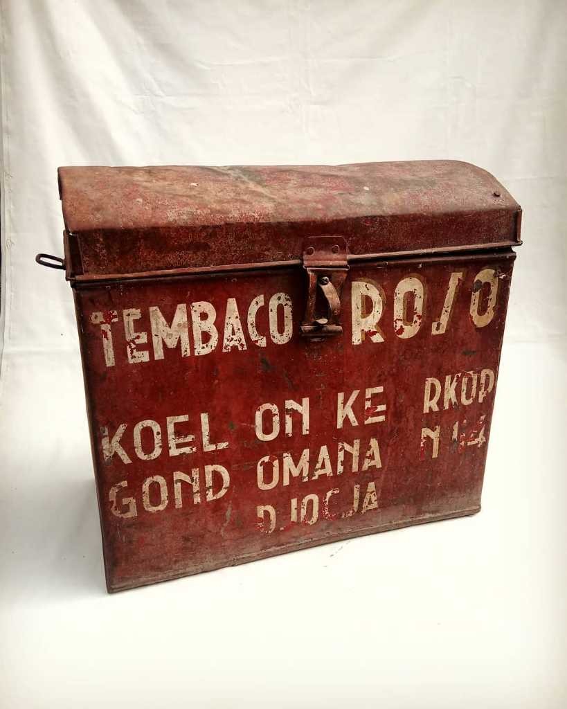 Tempat Tembaco Vintage